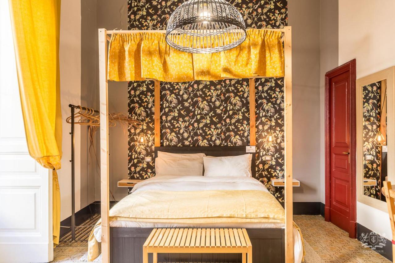 Grand Tour Design Self Check-in Catânia