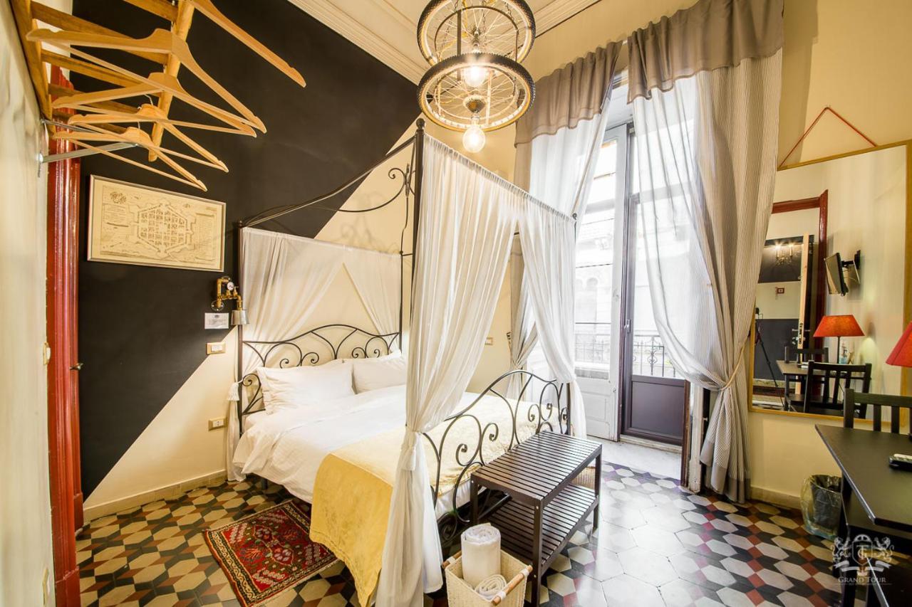 Grand Tour Design Self Check-in 3* Catania